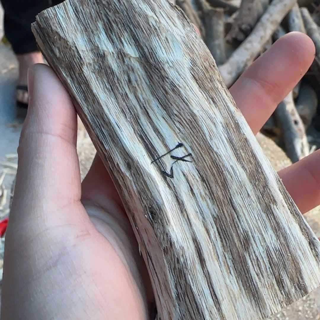 树脂制品15号奇楠原木一个