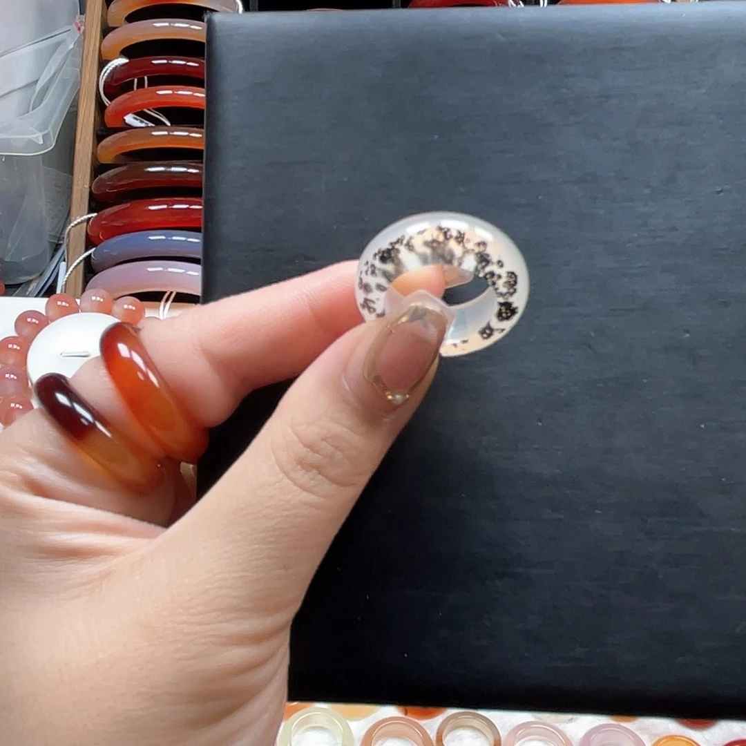 玛瑙/玉髓手镯未镶嵌旯*