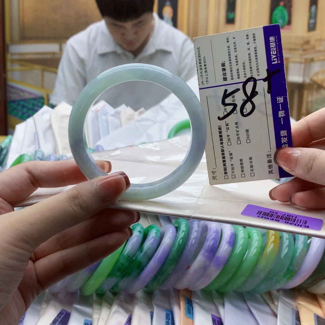 翡翠未镶嵌手镯ghn