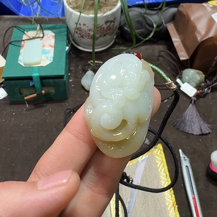 未镶嵌和田玉（糖玉）车挂