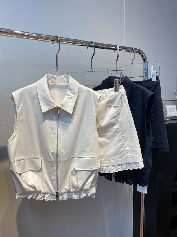 翻领拉链拼蕾丝无袖马甲+短裙两色套装91095