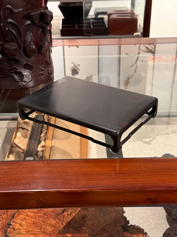 罗锅枨马蹄足长方底座