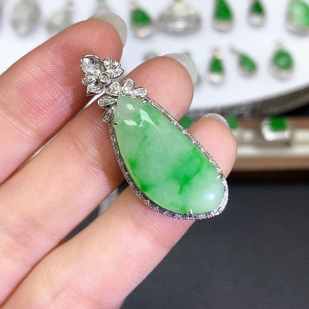 翡翠18K金镶嵌吊坠(不含链)