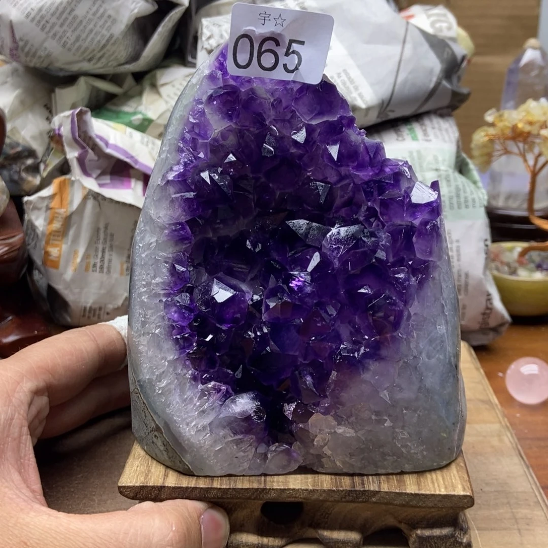 紫晶天然水晶摆件未镶嵌