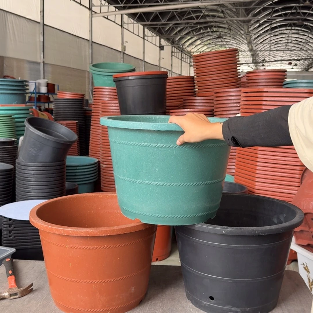 46桶盆绿色有孔4个