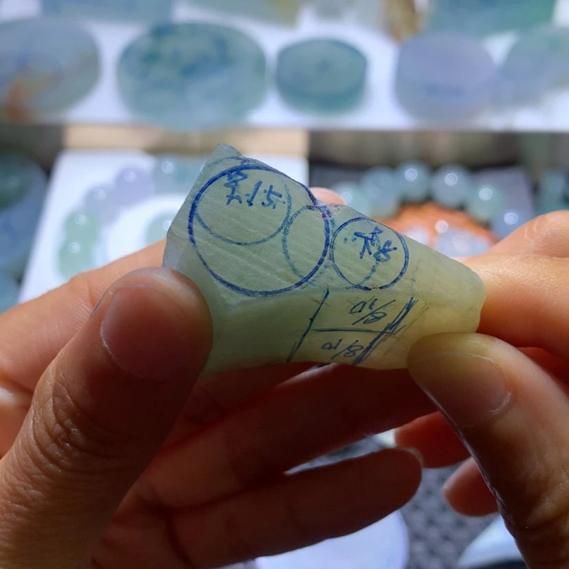 【闪购商品】定制翡翠未镶嵌珠****意福利