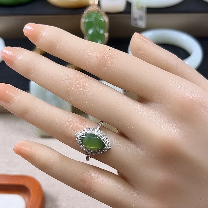 银S925镶嵌戒指和田玉（碧玉）