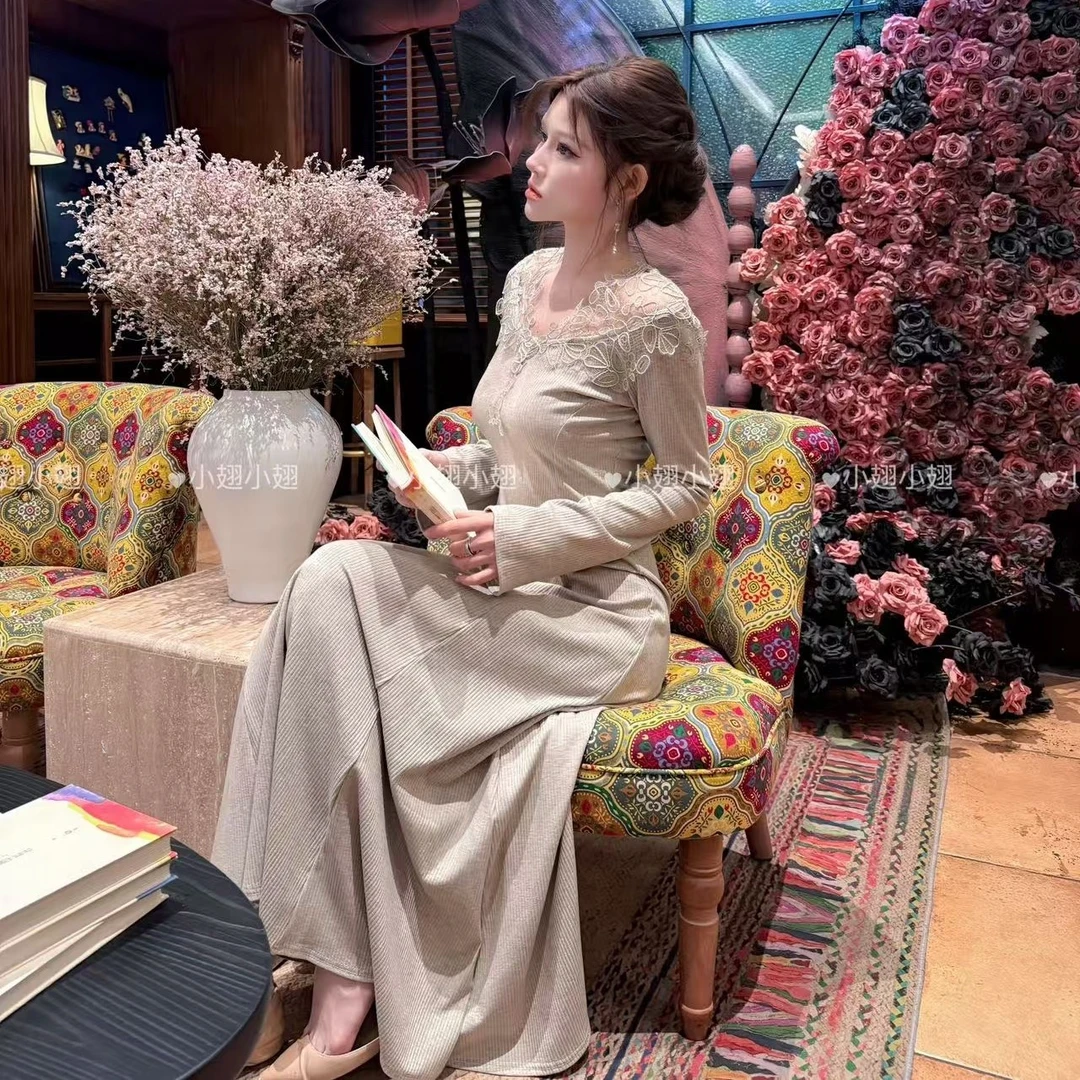 小翅服饰  蕾丝拼接针织立体裁剪伞裙连衣裙