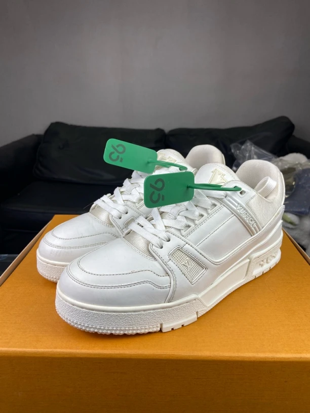 99新 LouisVuitton/路易威登 Trainer纯白40码配盒98新