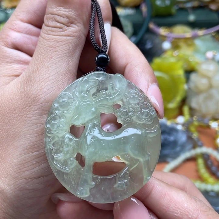 蛇纹石玉未镶嵌颈饰