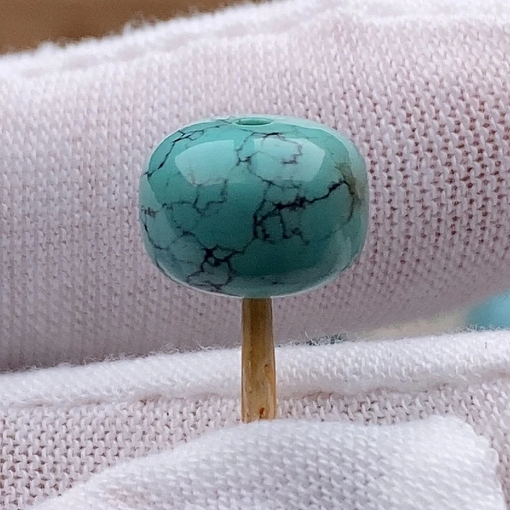 绿松石未镶嵌珠宝奇石11