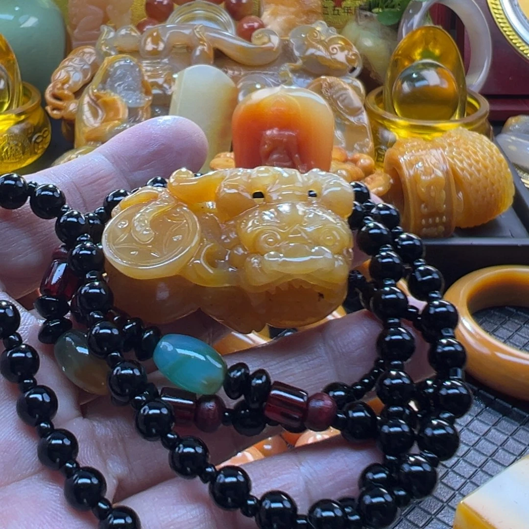 石英质玉未镶嵌颈饰