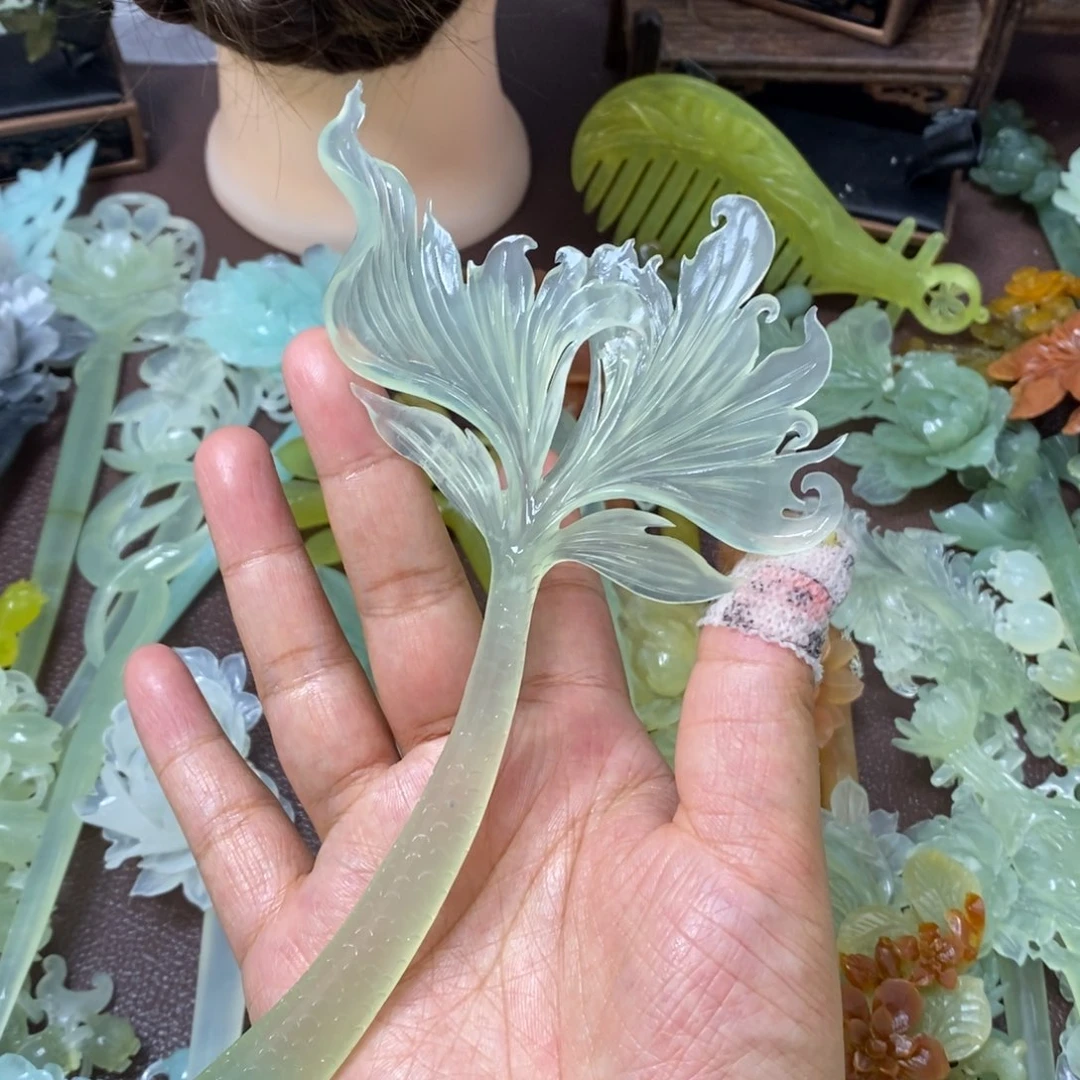 蛇纹石玉未镶嵌发饰梦*