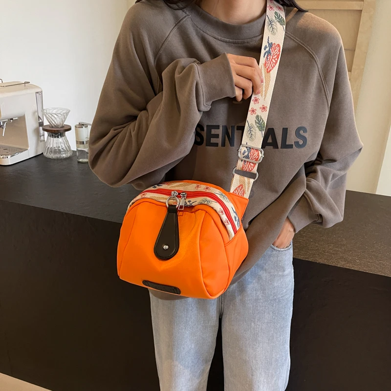 新款日系高品质防水牛津布大容量斜挎贝壳包休闲单肩包简约百搭