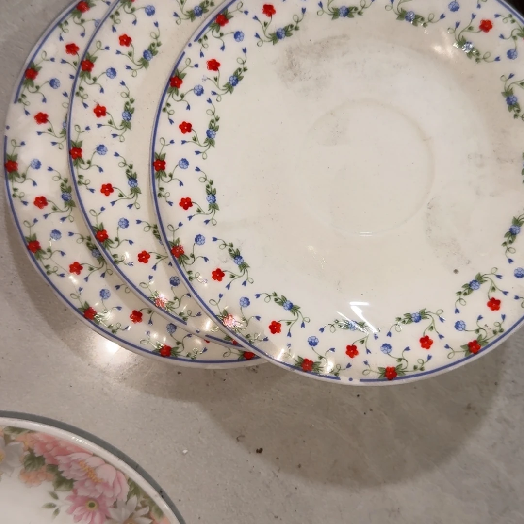 茶盏我们就像两面都很熟很亲近