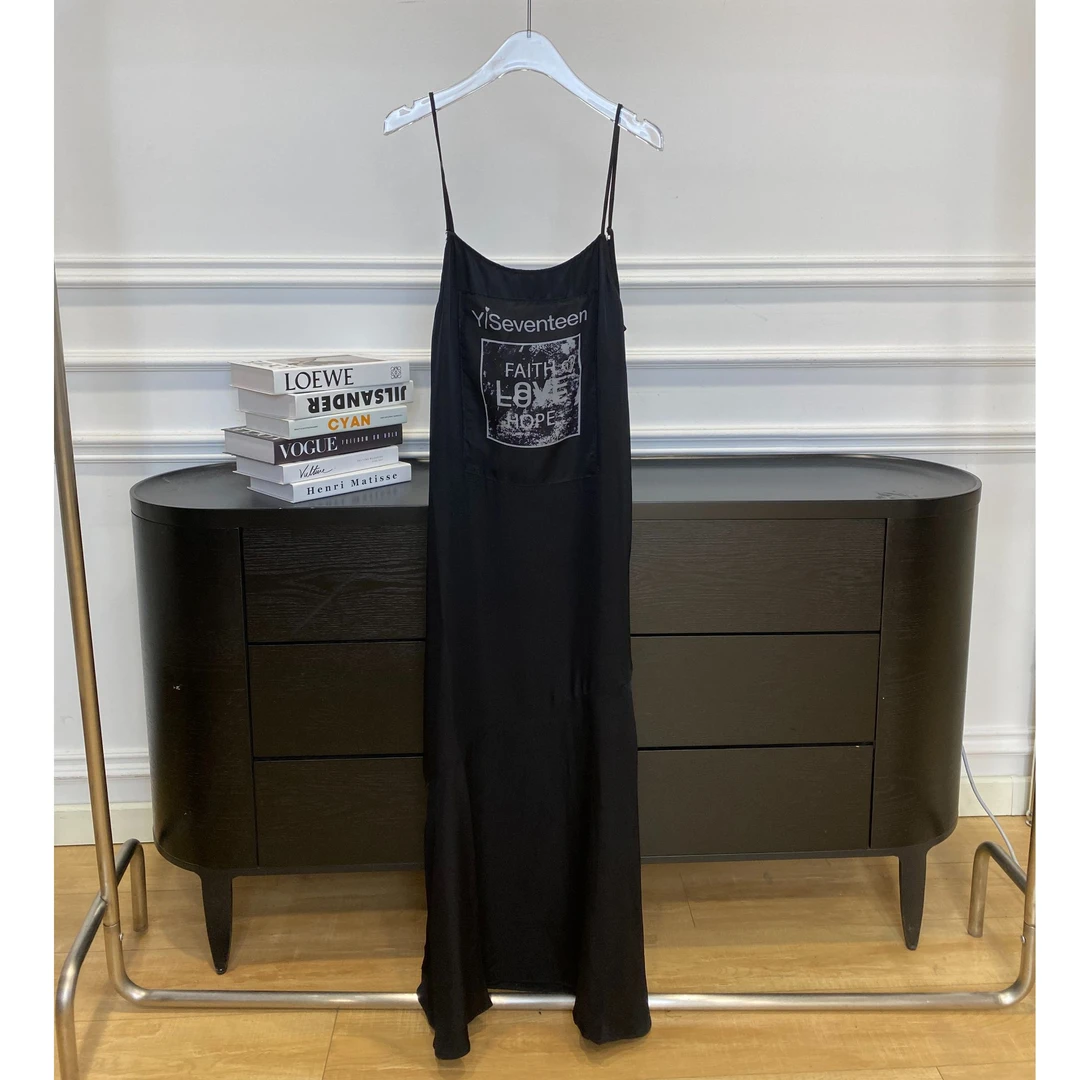 以十七 吊带连衣裙25年春款Y530401——1990