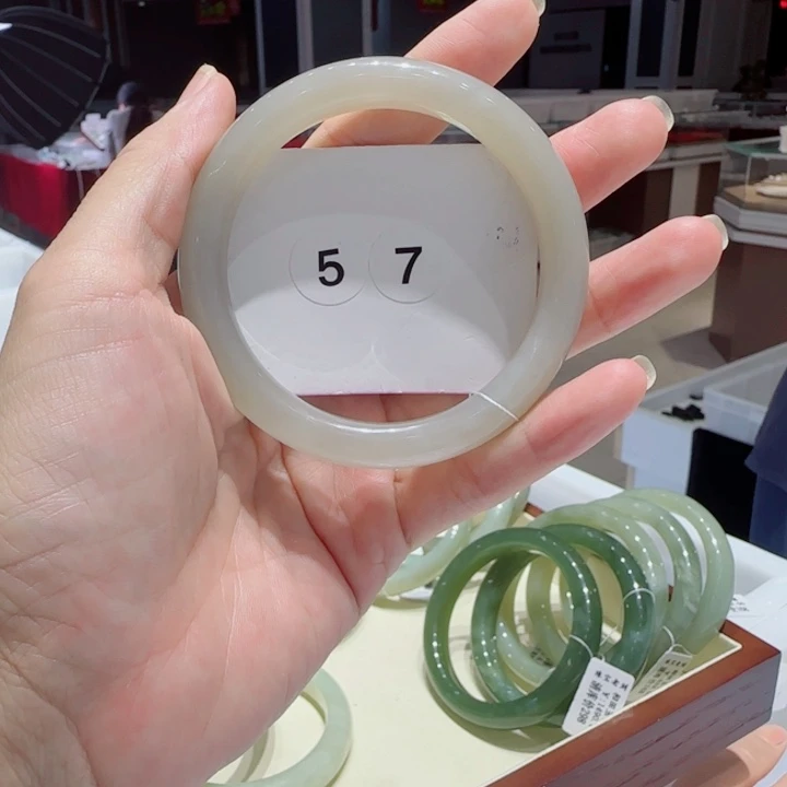 和田玉未镶嵌手镯1714