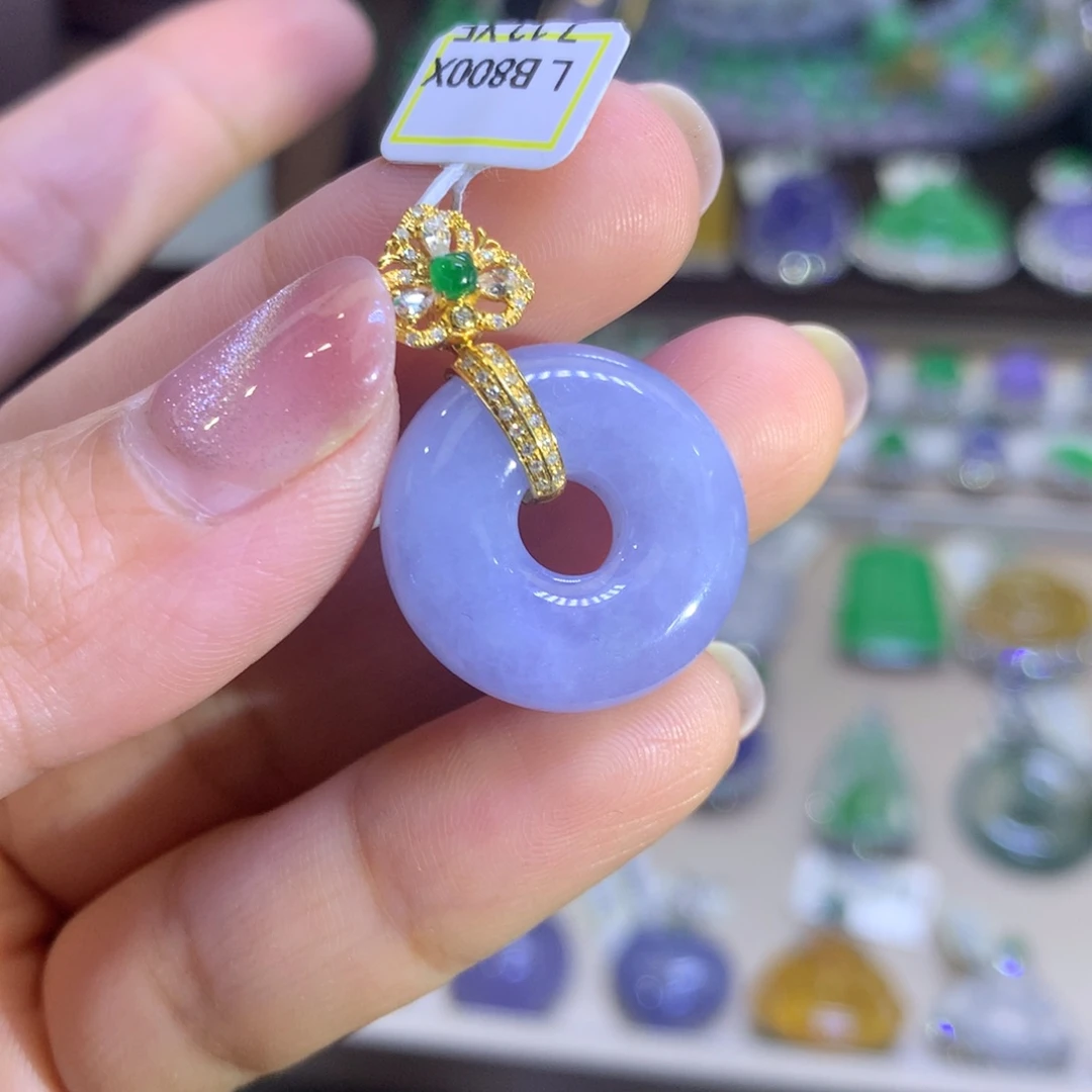 翡翠18K金镶嵌颈饰翡翠