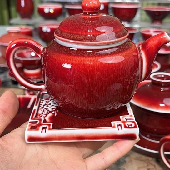 大**儿景德镇陶瓷红马坊壶