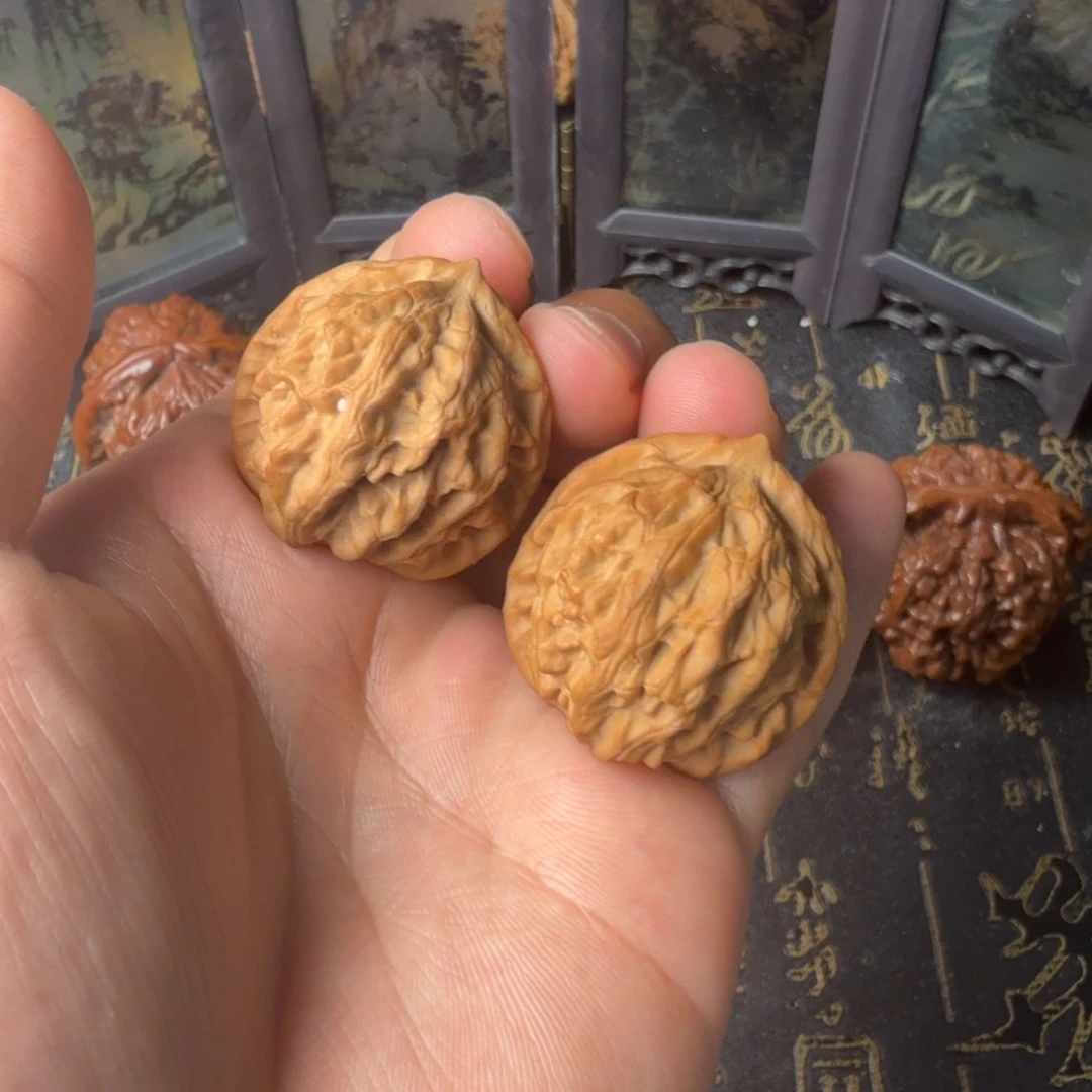 文玩核桃吊坠野核龙珠32