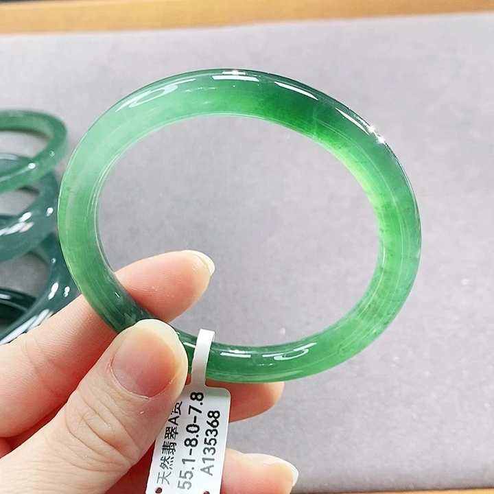 翡翠未镶嵌手镯（圆镯）
