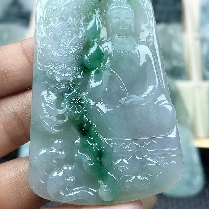 颈饰未镶嵌翡翠天然翡翠货，玉龙观音