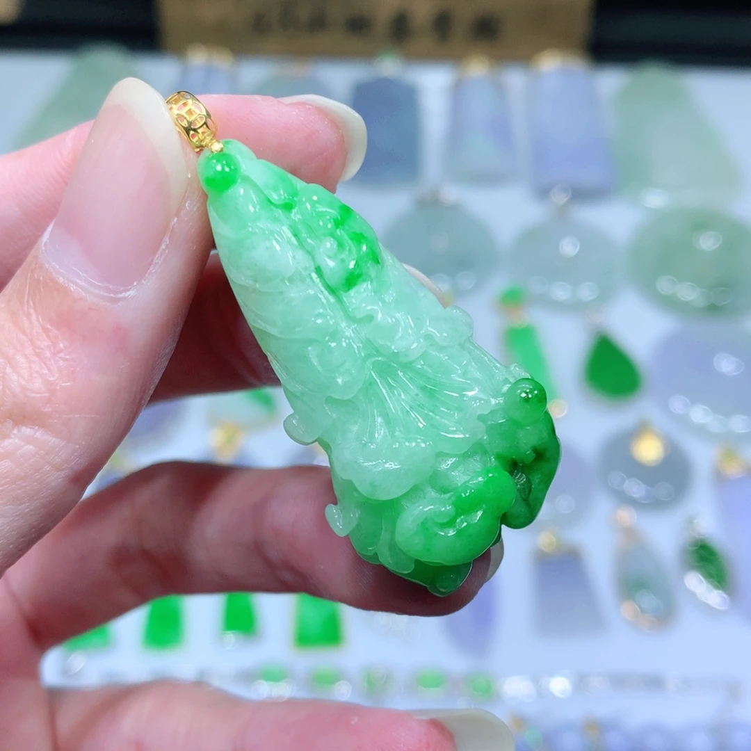 翡翠吊坠(不含链)18K金镶嵌