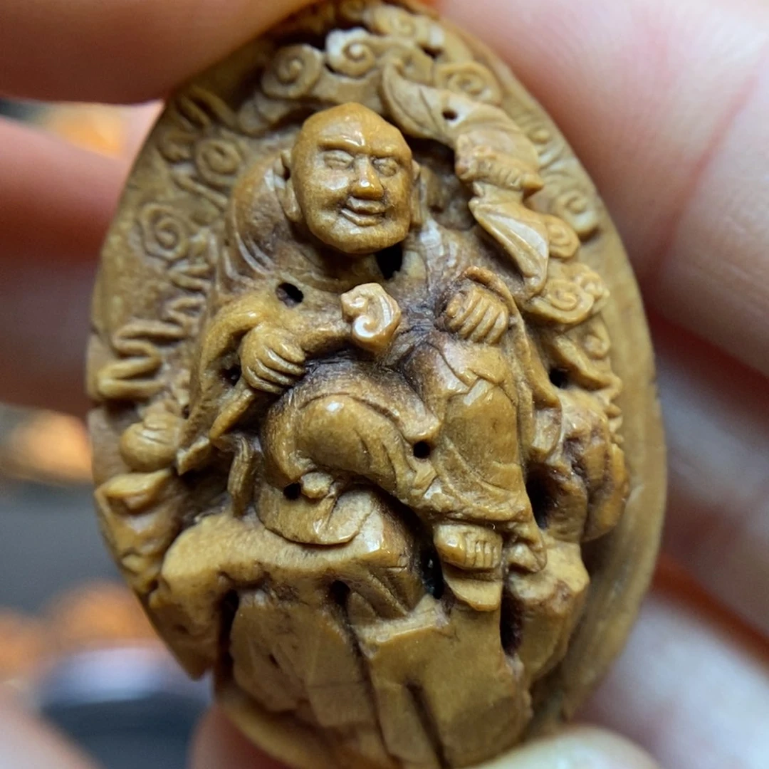 潍坊核雕桃核雕刻如意罗汉