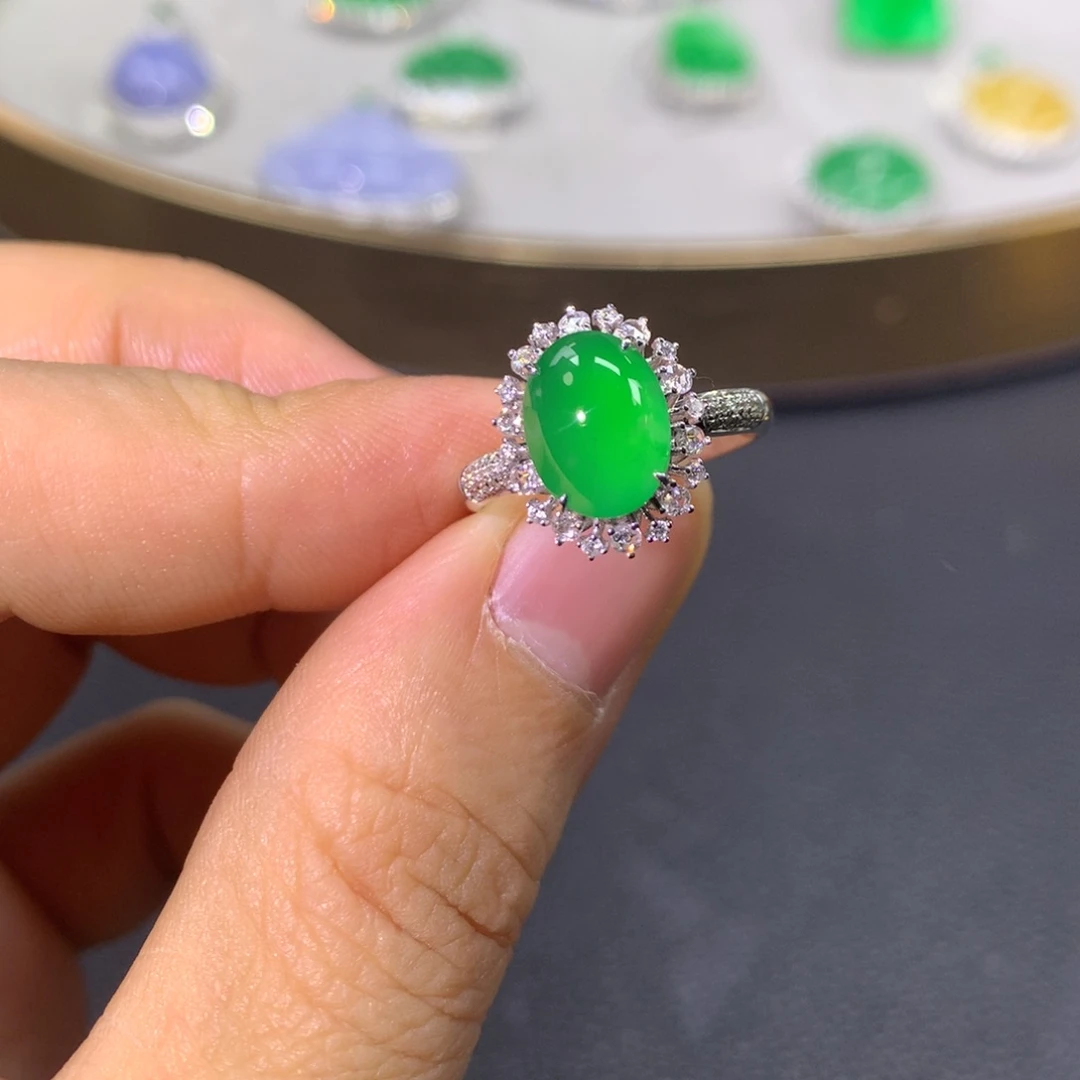 翡翠戒指18K金镶嵌翡翠