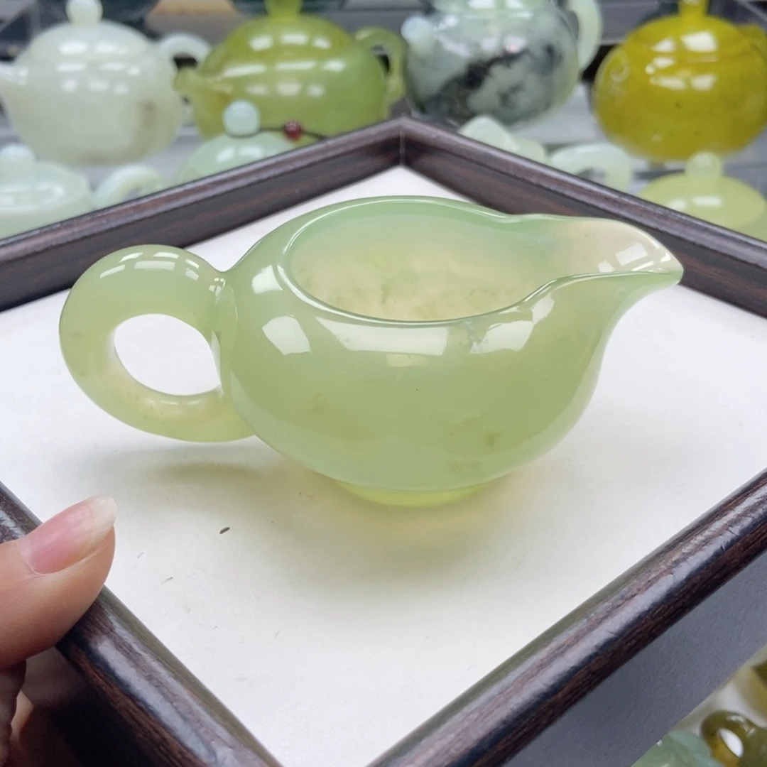 蛇纹石玉未镶嵌水杯
