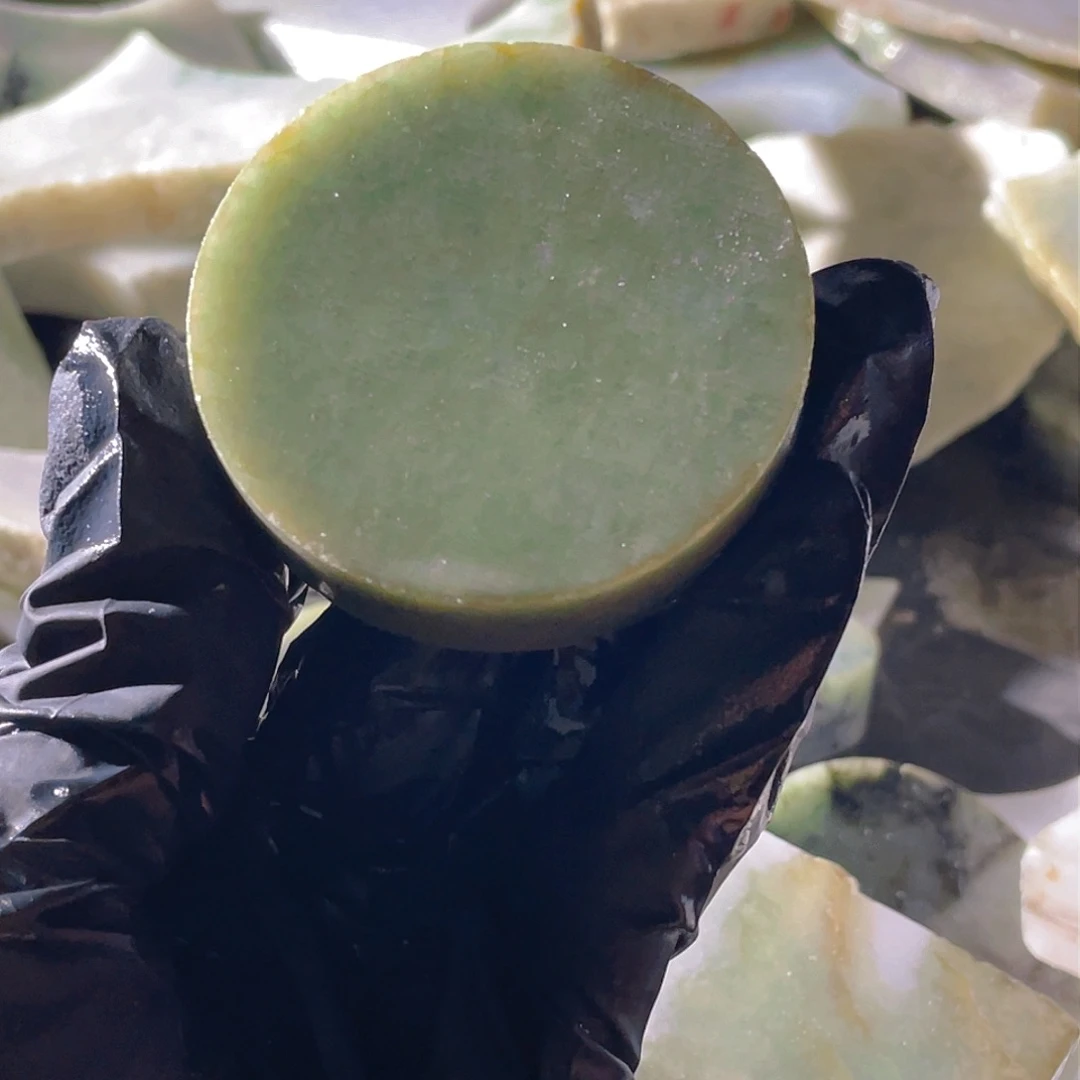 翡翠挂件未镶嵌定制翡翠毛料片料