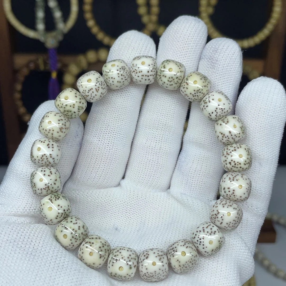 星月菩提吊坠理**旬11-10，瓷白大眼睛