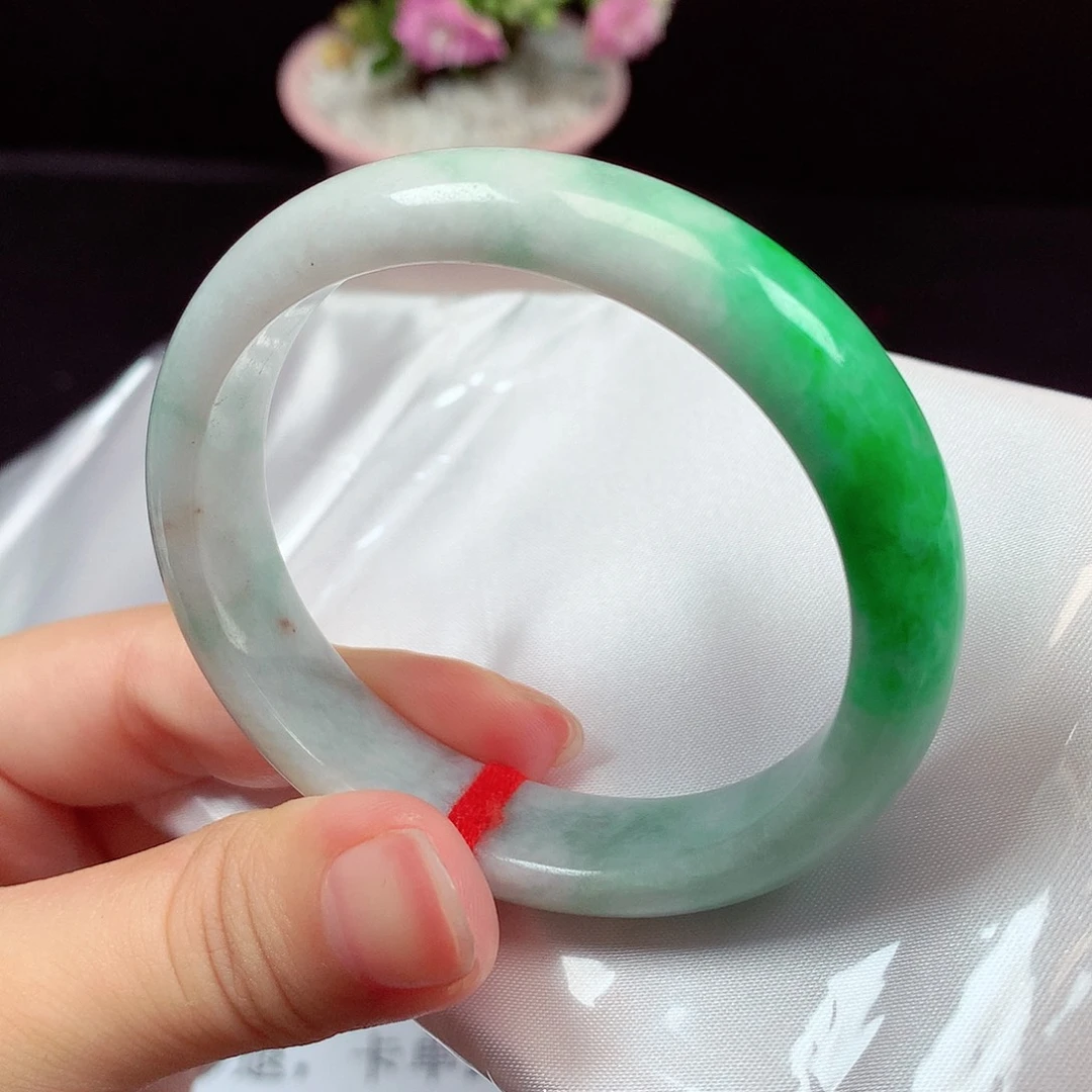 翡翠未镶嵌手镯650贵妃