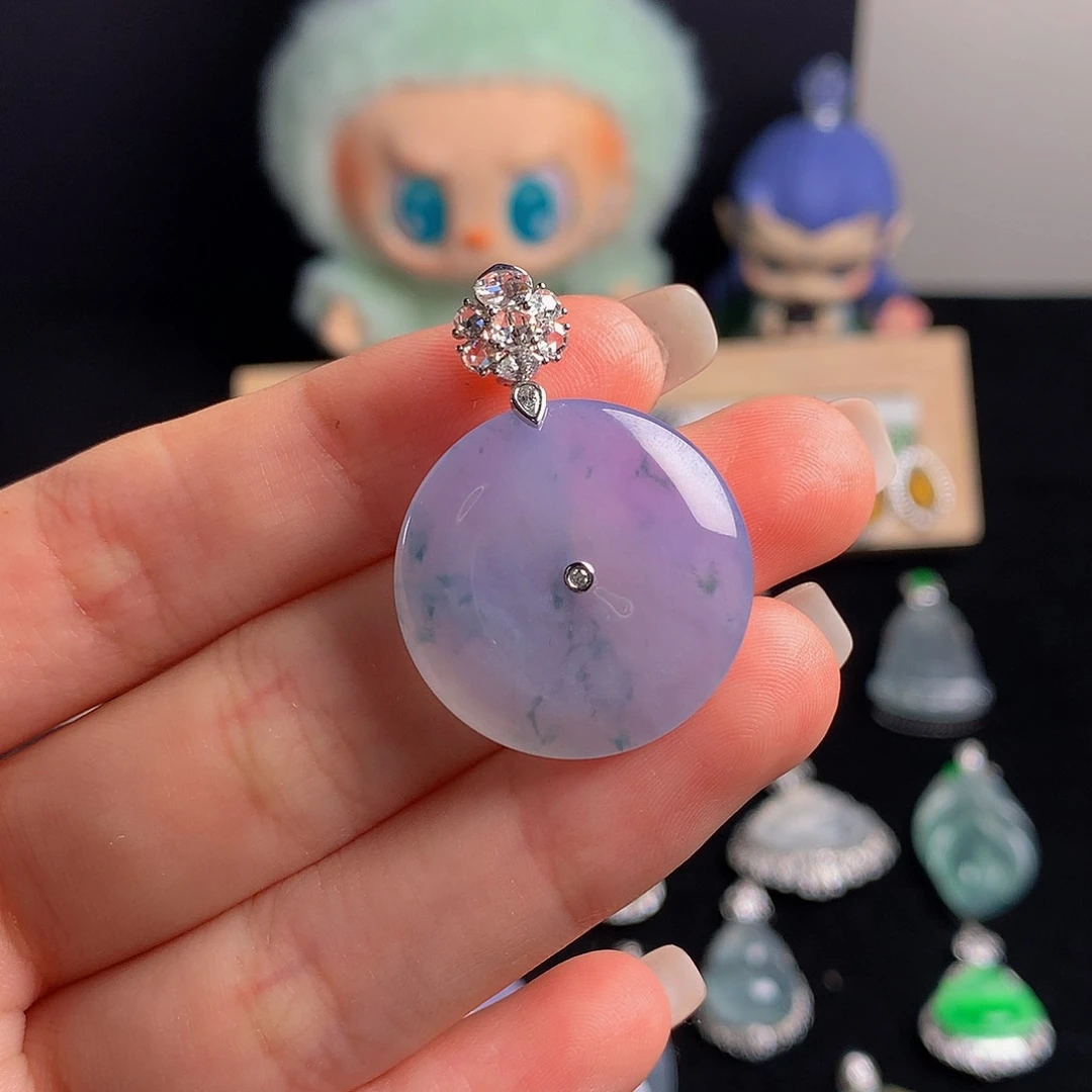 颈饰18K金镶嵌翡翠