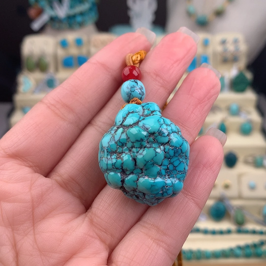 绿松石未镶嵌颈饰