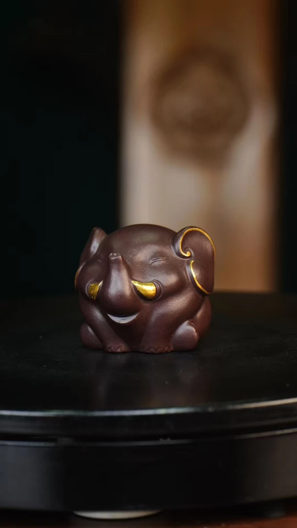 双色小象  宜兴紫砂茶宠摆件