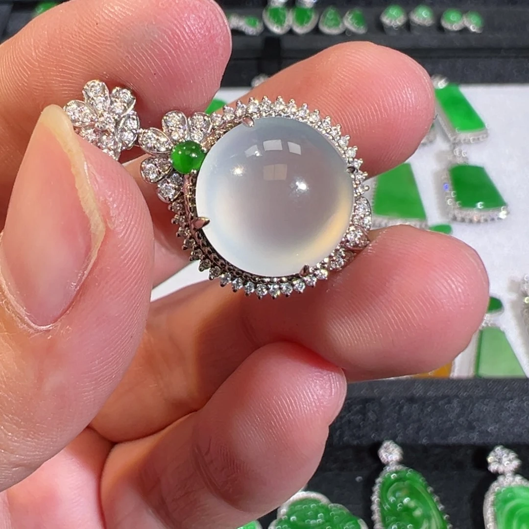 【闪购商品】翡翠吊坠(不含链)18K金镶嵌