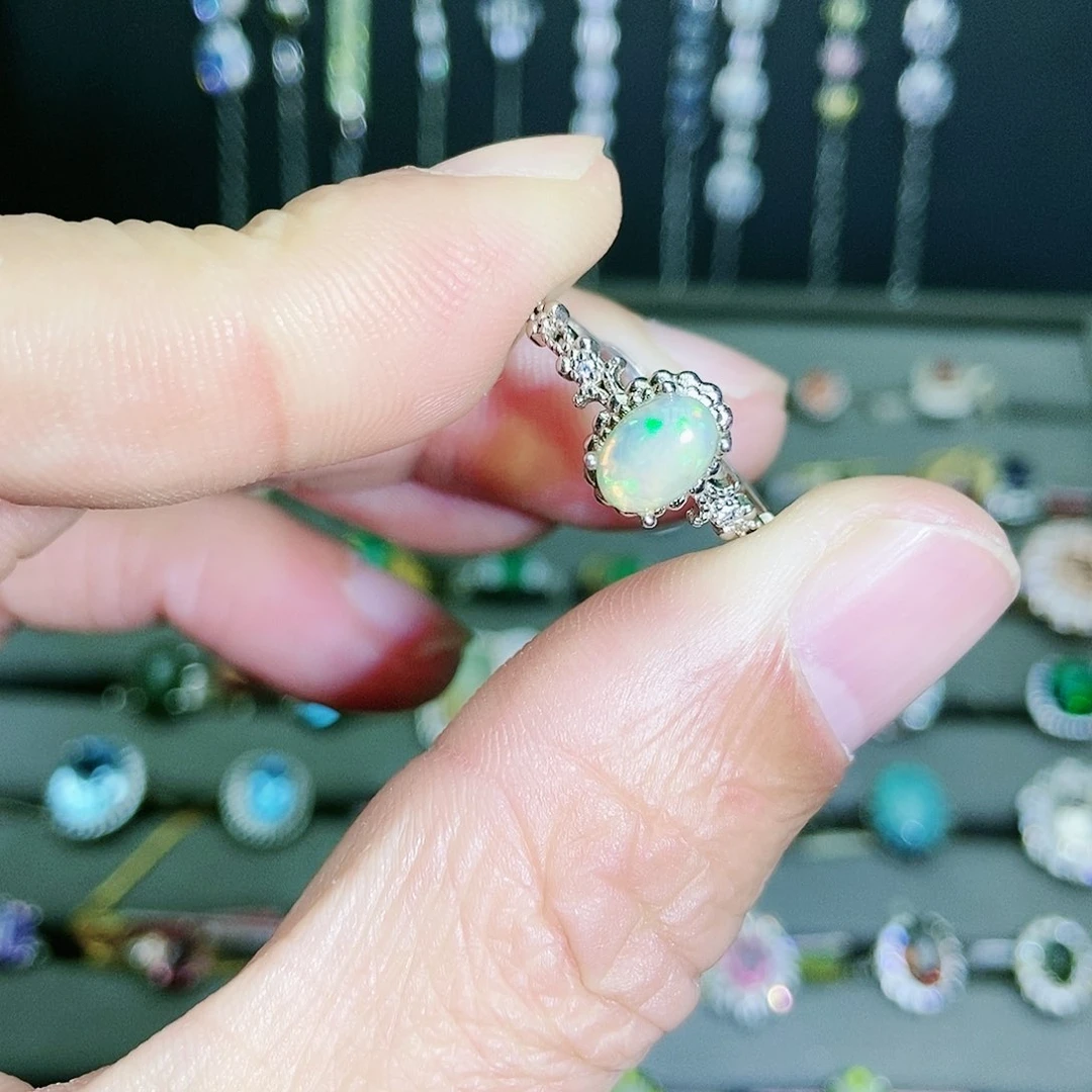 【闪购商品】银S925镶嵌欧泊戒指