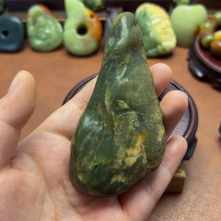 和田玉未镶嵌珠宝奇石