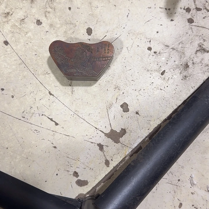 徐***冬陶摆件攀登高峰艺术摆件