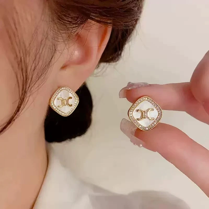 铜合金耳饰 小香风菱形双c耳饰耳钉复古轻奢高级感无耳洞