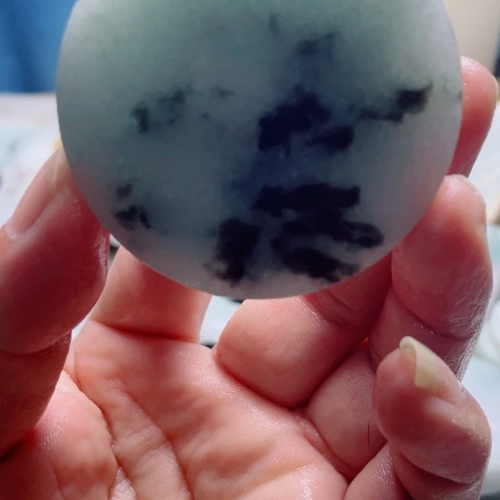 翡翠挂件未镶嵌翡翠
