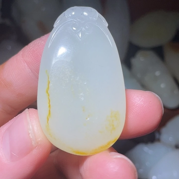 熊***二和田玉（白玉）未镶嵌车挂