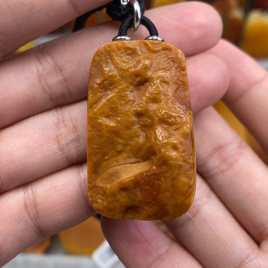 琥珀吊坠(赠链)未镶嵌