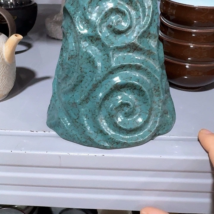 主人杯一个，瓷。。品茗