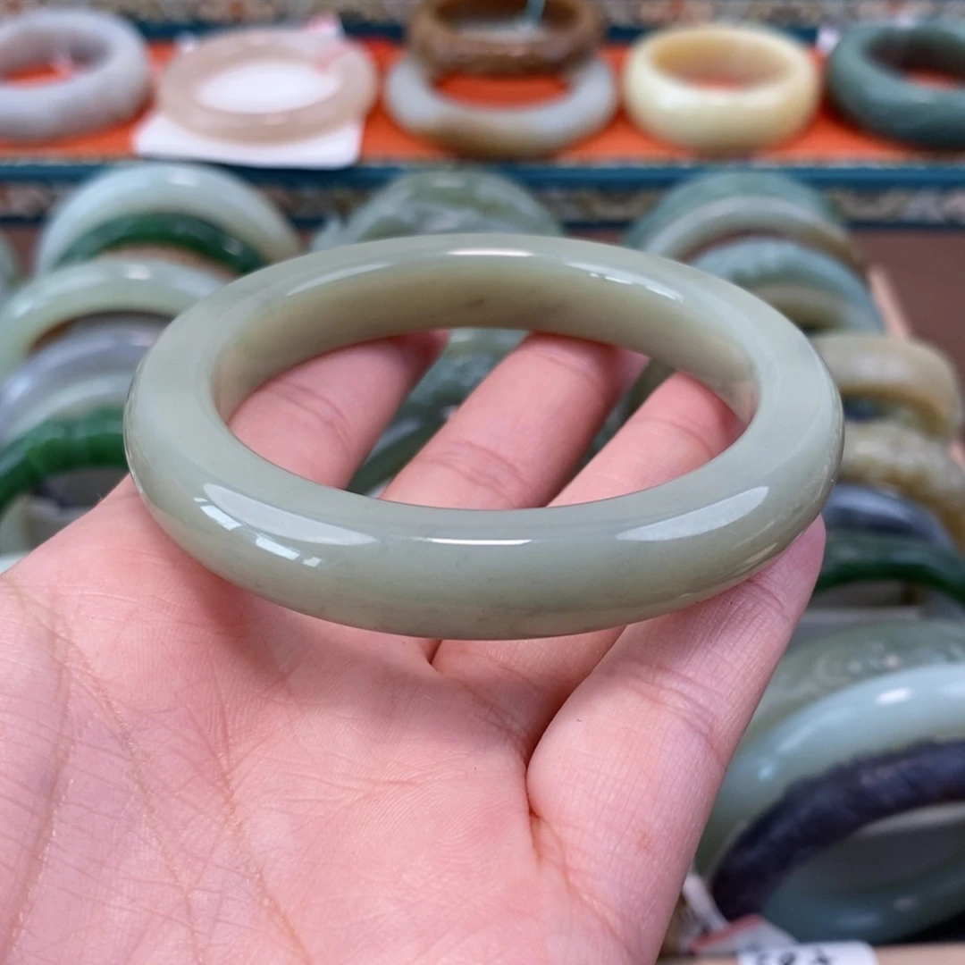 和田玉未镶嵌手镯58