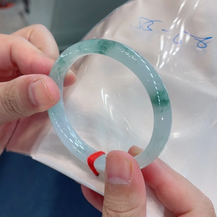 翡翠手镯未镶嵌买断