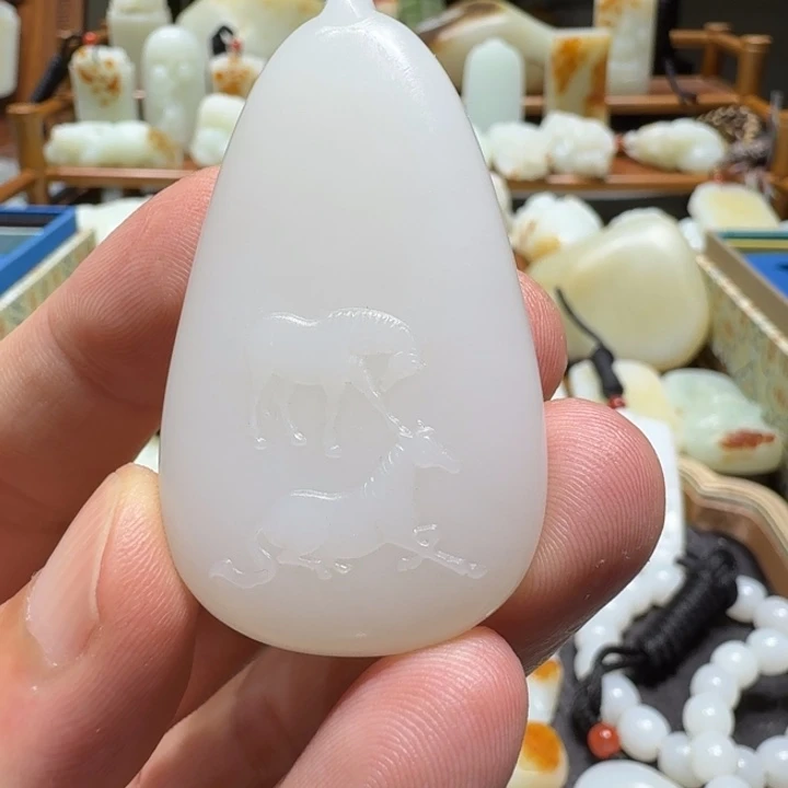 颈饰未镶嵌和田玉