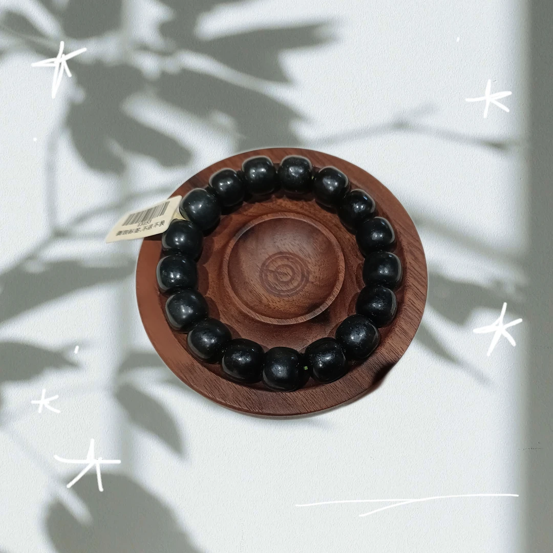 黑色复古淡雅雅致大方手链