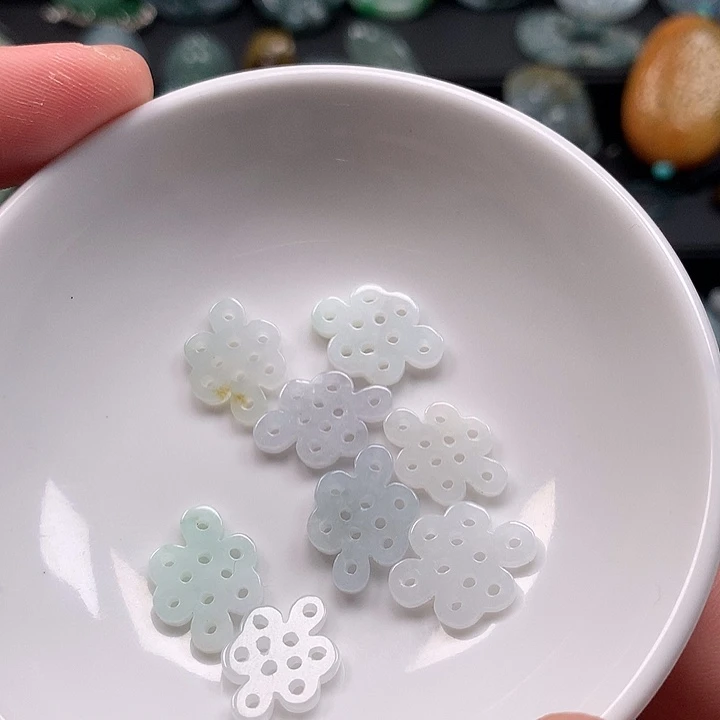 翡翠未镶嵌颈饰翡翠首饰